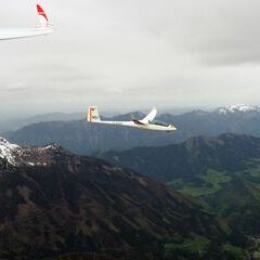 Flugwegposition um 09:57:00: Aufgenommen in der Nähe von Gemeinde Hinterstoder, Hinterstoder, Österreich in 2548 Meter